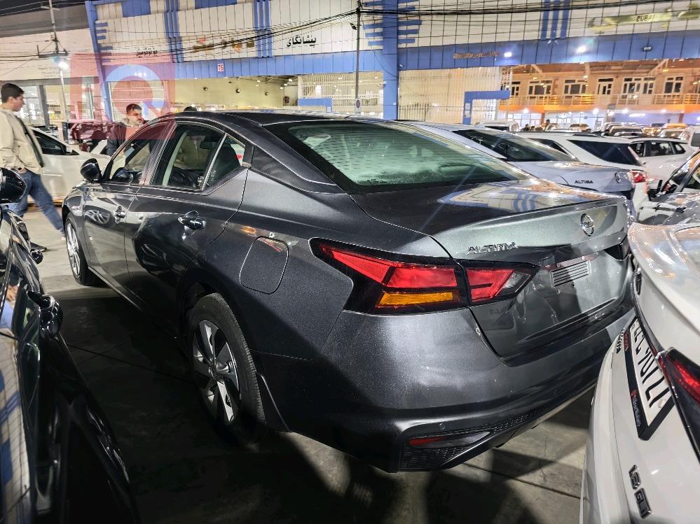 نيسان ألتيما